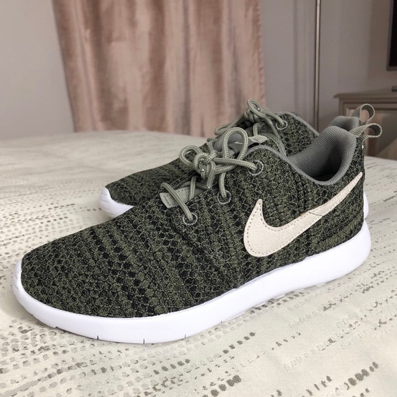 nike cloth shoes